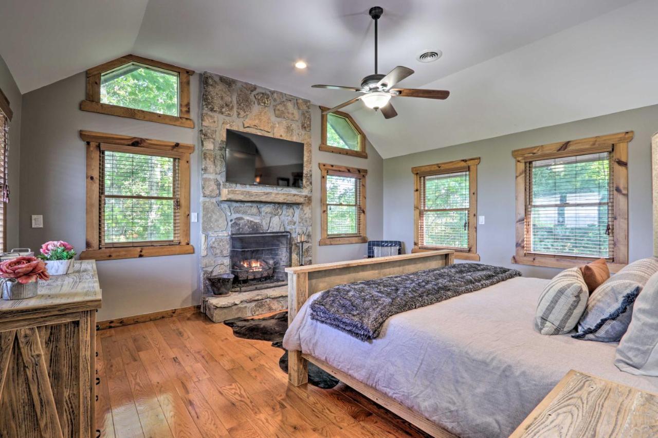 Upscale Gatlinburg Cabin Deck, Fire Pit And Hot Tub מראה חיצוני תמונה
