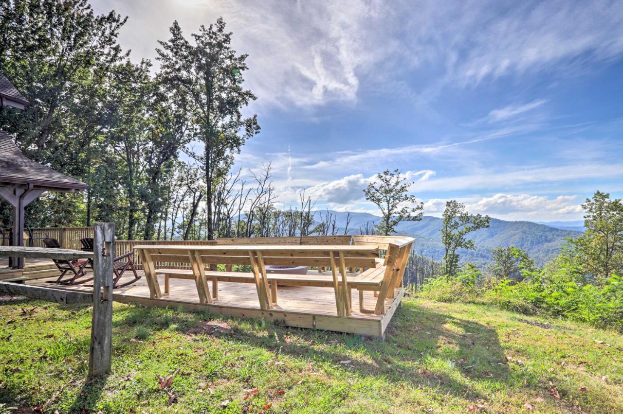 Upscale Gatlinburg Cabin Deck, Fire Pit And Hot Tub מראה חיצוני תמונה